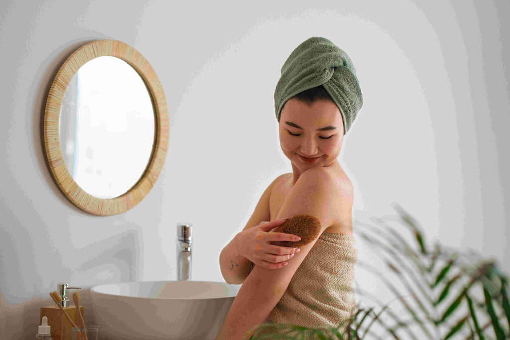 Exfoliation for Every Skin Concern: From Winter Dryness to Strawberry Skin